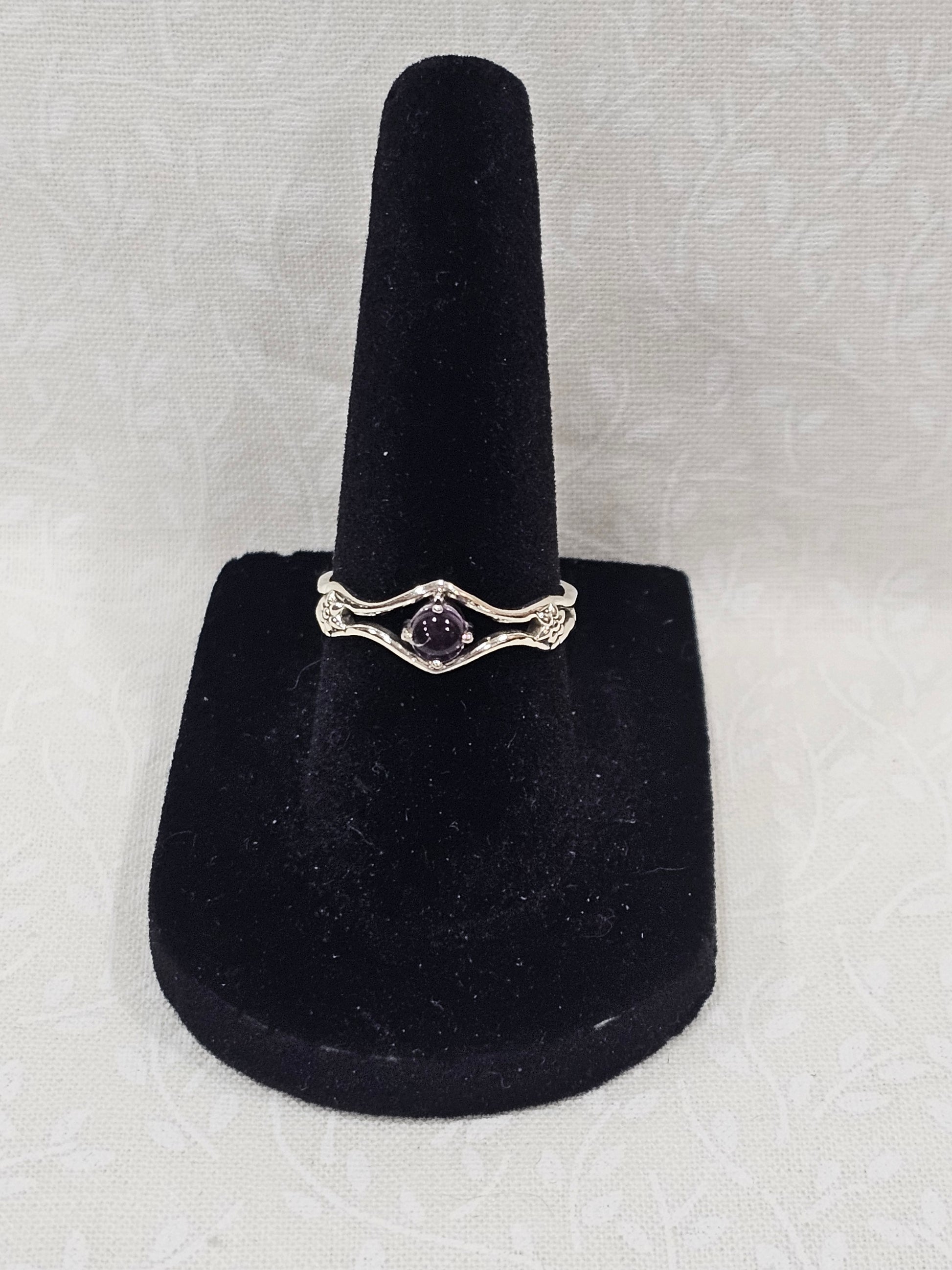 Sterling Silver Amethyst Gemstone Ring 6.5