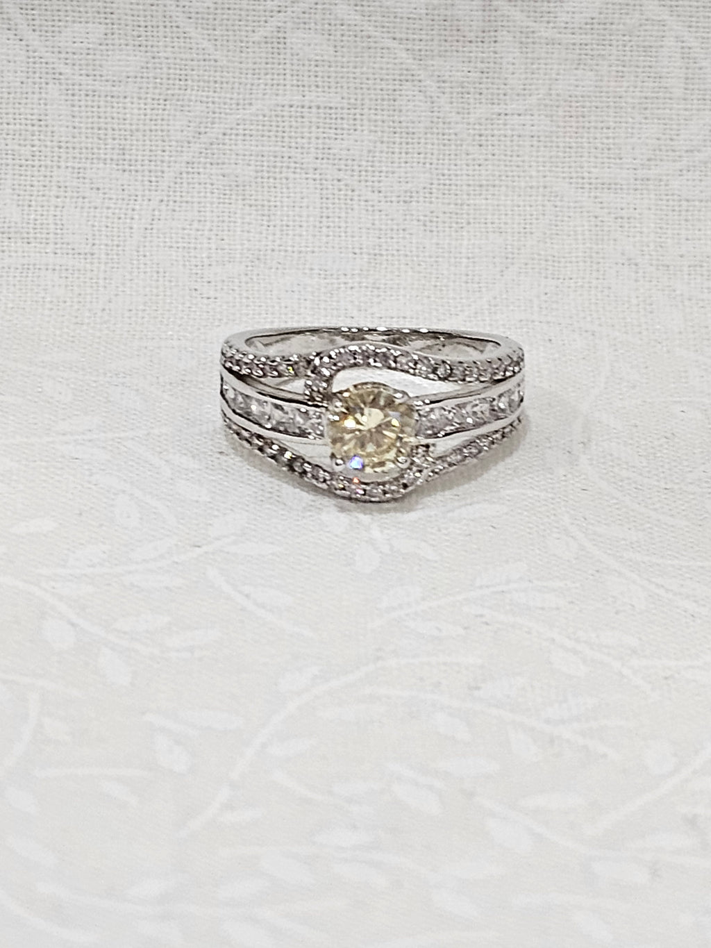 Sterling Silver Moonstone Gemstone Ring - Size 7