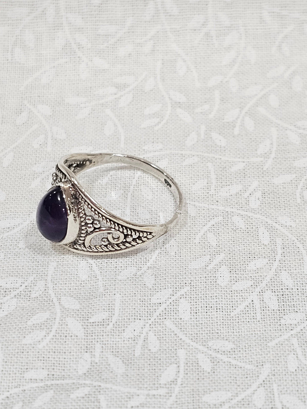 Sterling Silver Classic Amethyst Ring Elegant Design - Size 8