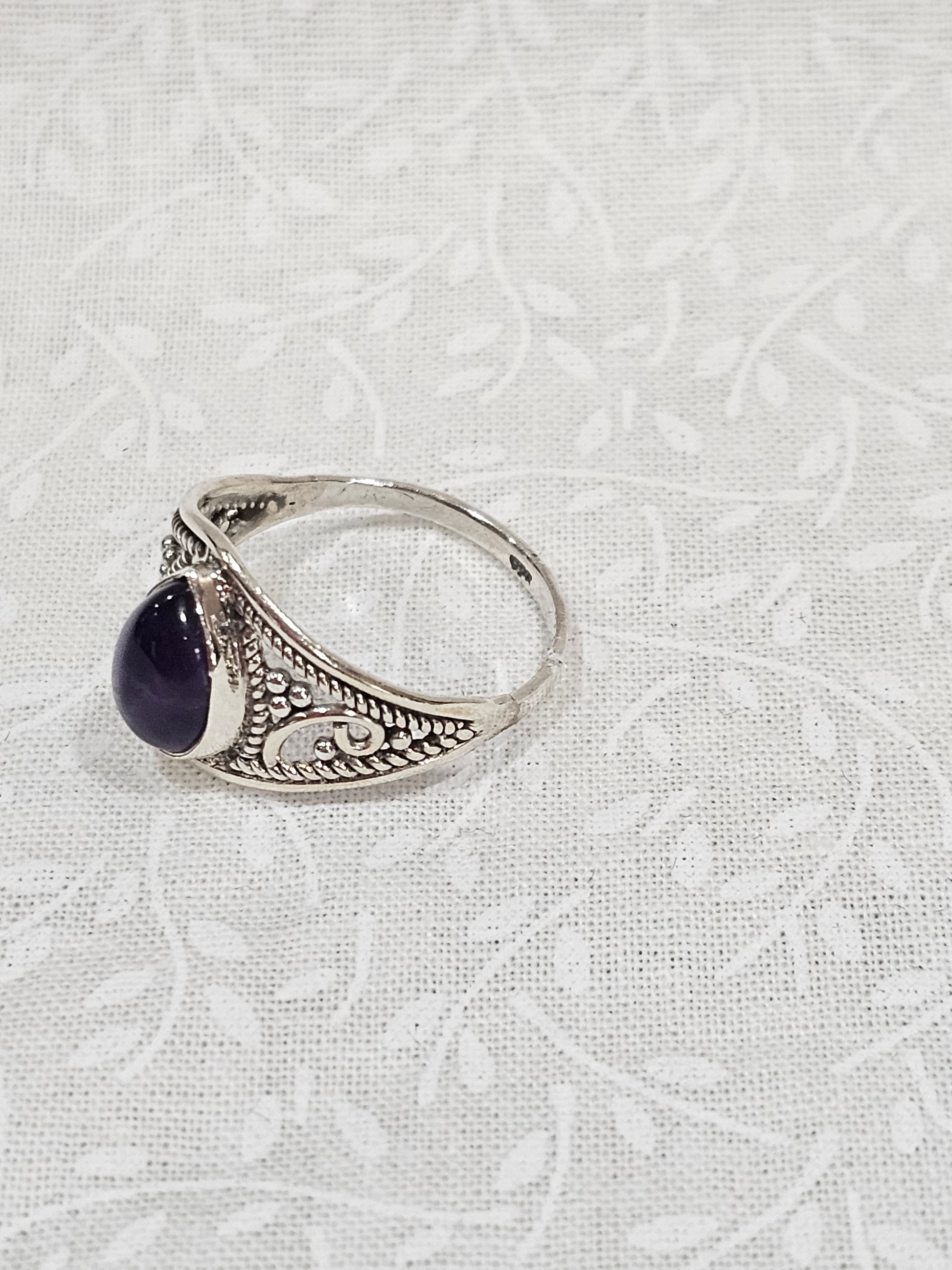 Sterling Silver Classic Amethyst Ring Elegant Design - Size 8