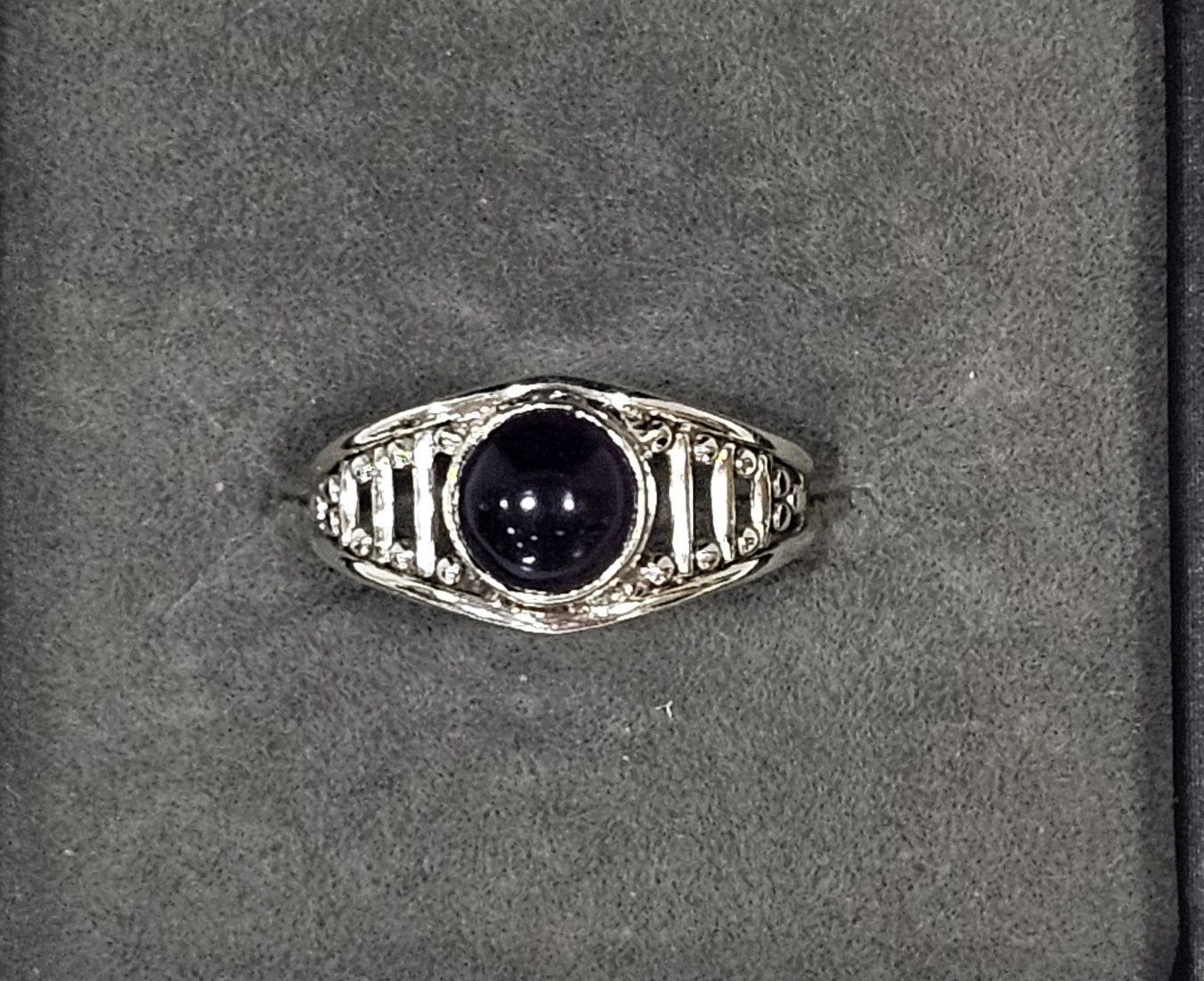 Sterling Silver Amethyst Gemstone Ring Crown Chakra - Size 8