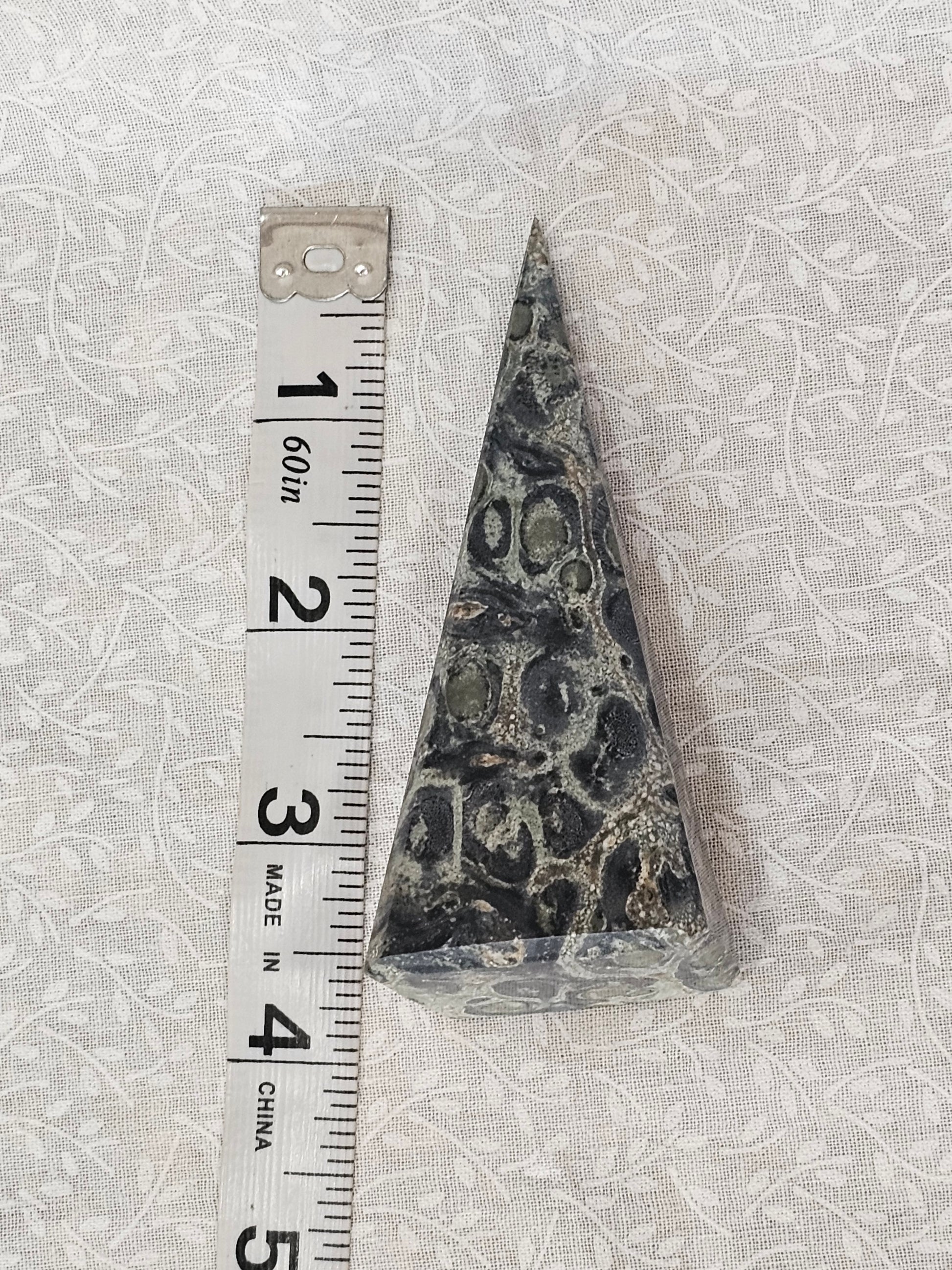 Kambaba Crystal Pyrimd