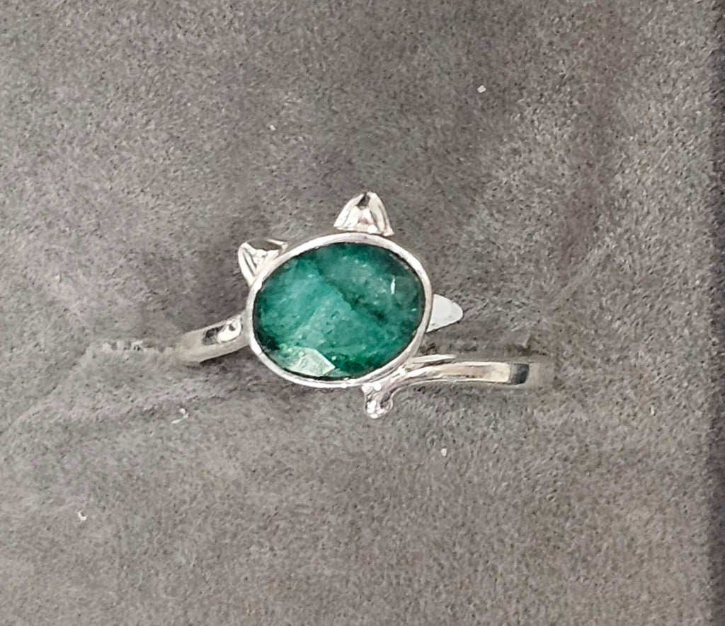 Sterling Silver Emerald Gemstone Cat Design Ring 7