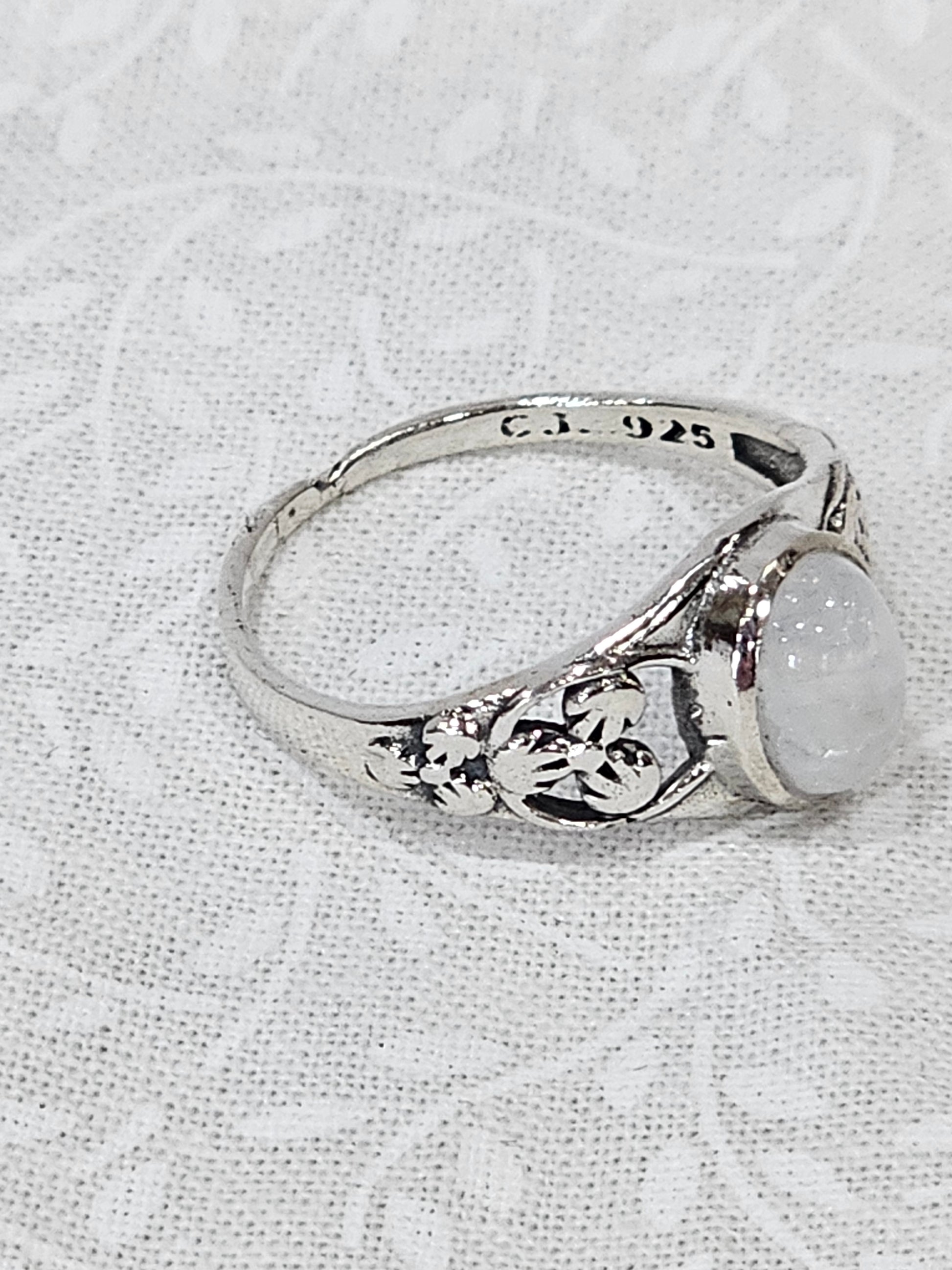 Sterling Silver Moonstone Gemstone Ring Traveler Stone - Size 8