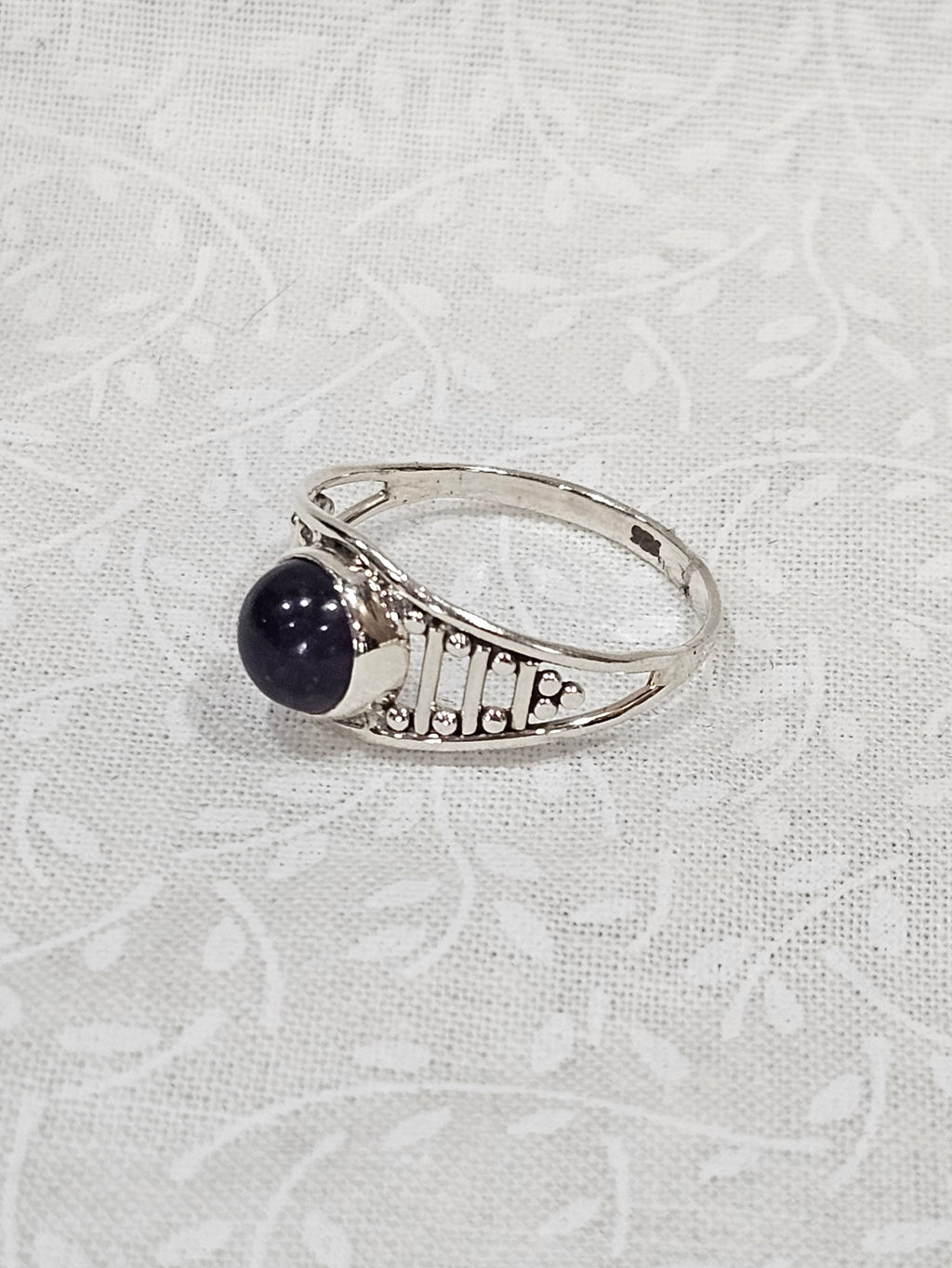 Sterling Silver Amethyst Gemstone Ring Crown Chakra - Size 8