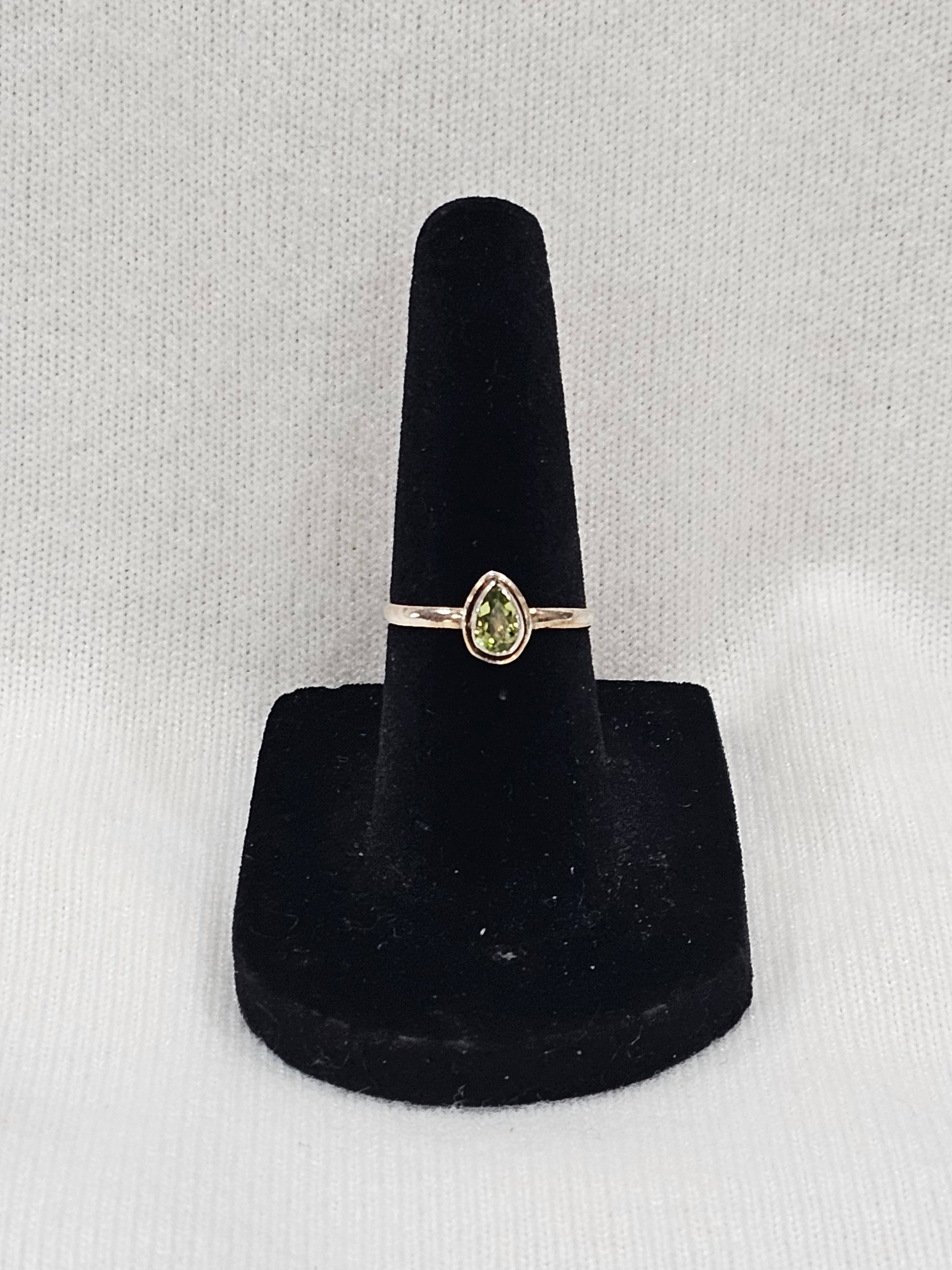 Peridot Gemstone Sterling Silver Ring - Size 5