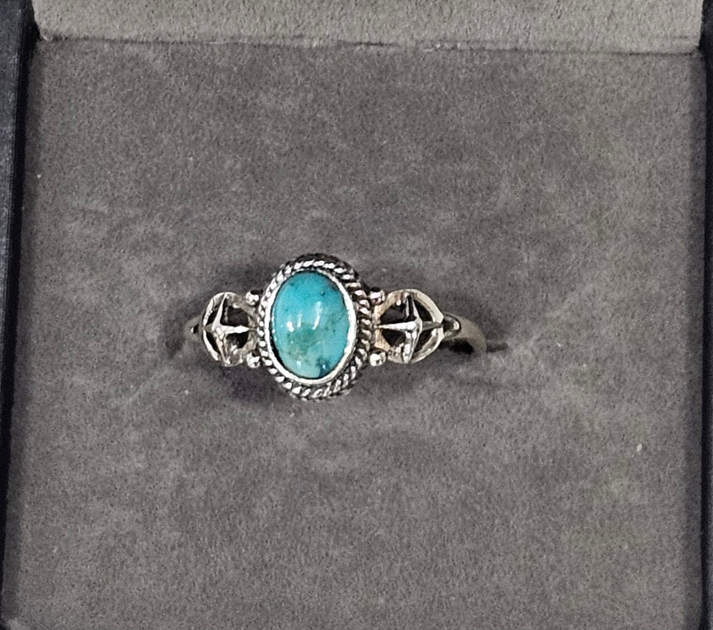 Sterling Silver Turquoise Gemstone Ring - Size 8.5