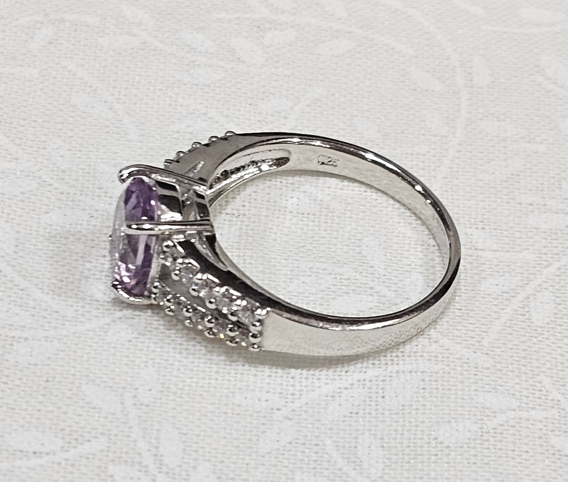 Sterling Silver Amethyst Gemstone Ring - Size 8